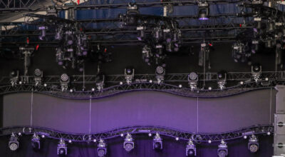 Mobiel huren Truss podium Belgie Nederland gemeente podium kermis festival wielerronde PFL Mobile Stage Solutions1