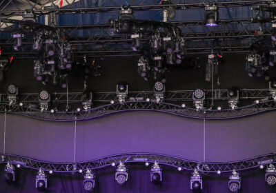 Mobiel huren Truss podium Belgie Nederland gemeente podium kermis festival wielerronde PFL Mobile Stage Solutions1