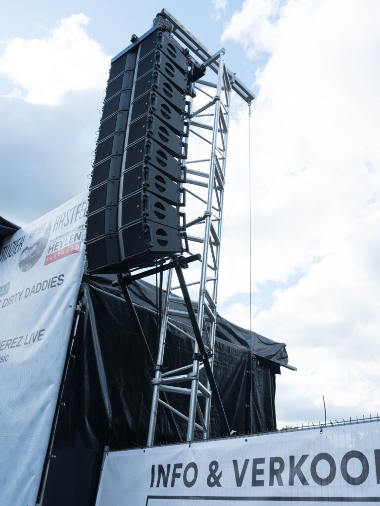 Mobiel huren podium Belgie Nederland gemeente podium kermis festival wielerronde PFL Mobile Stage Solutions20